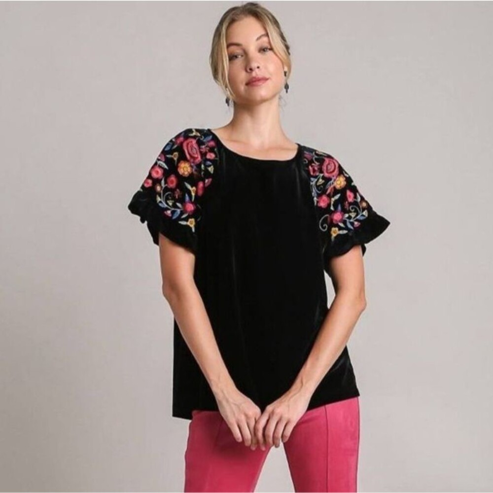 Umgee Black Velvet Top with Multicolor Floral Embroidered Puff Sleeves XL